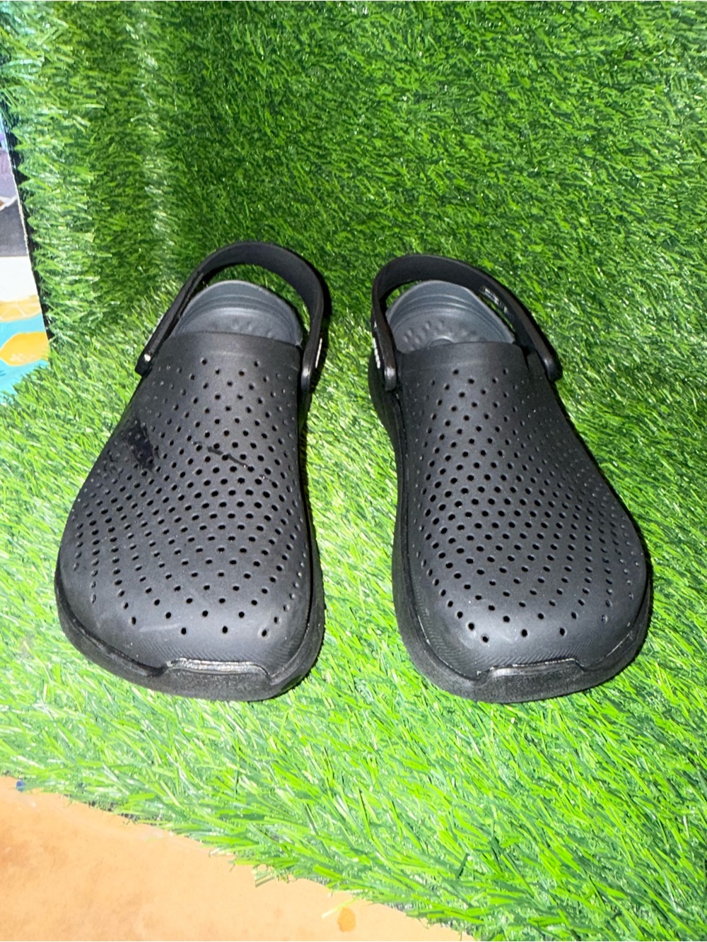 Crocs unisex LiteRide 360 Black/grey Perforated Slip-On Clogs m 7.  W 9